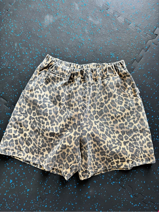 Le Bon Shoppe Pants - Le Bon Shoppe city short in leopard print